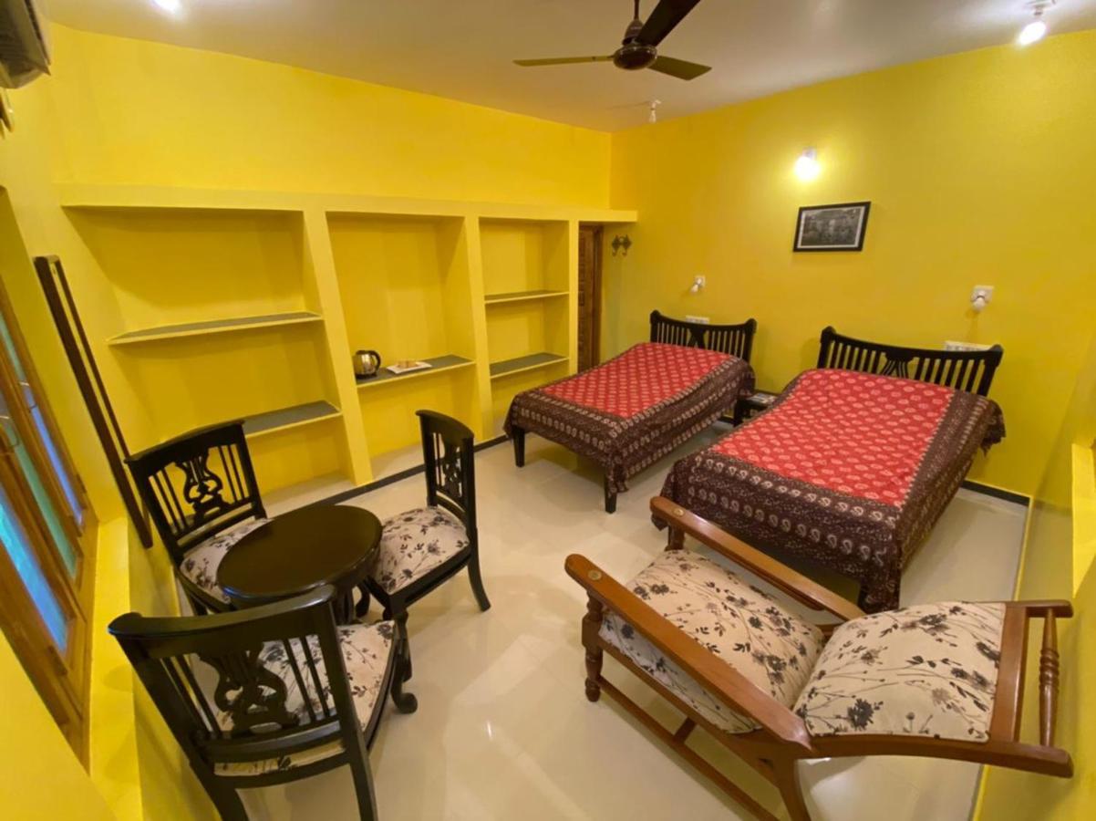 Sharad Baug Homestay Бхудж Экстерьер фото