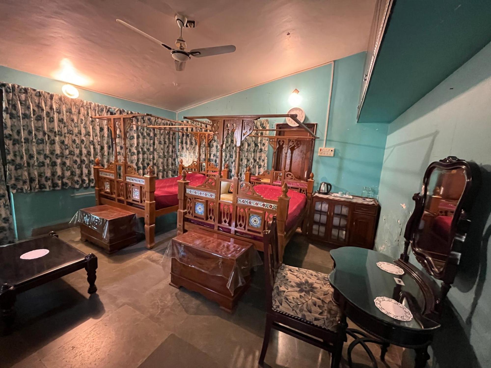 Sharad Baug Homestay Бхудж Экстерьер фото