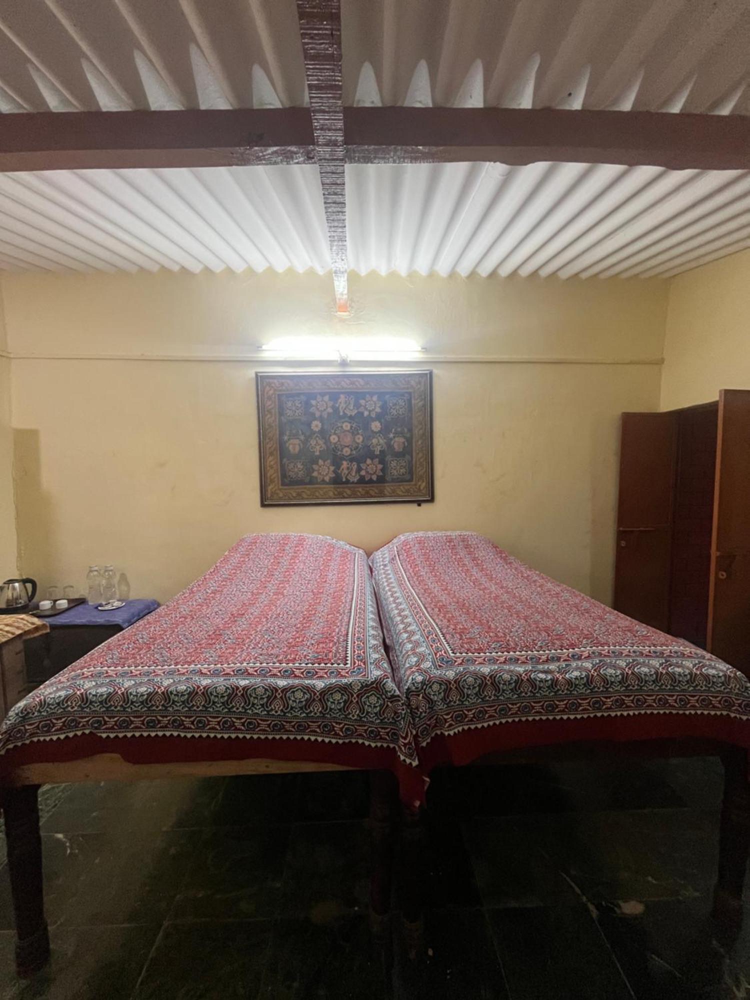 Sharad Baug Homestay Бхудж Экстерьер фото