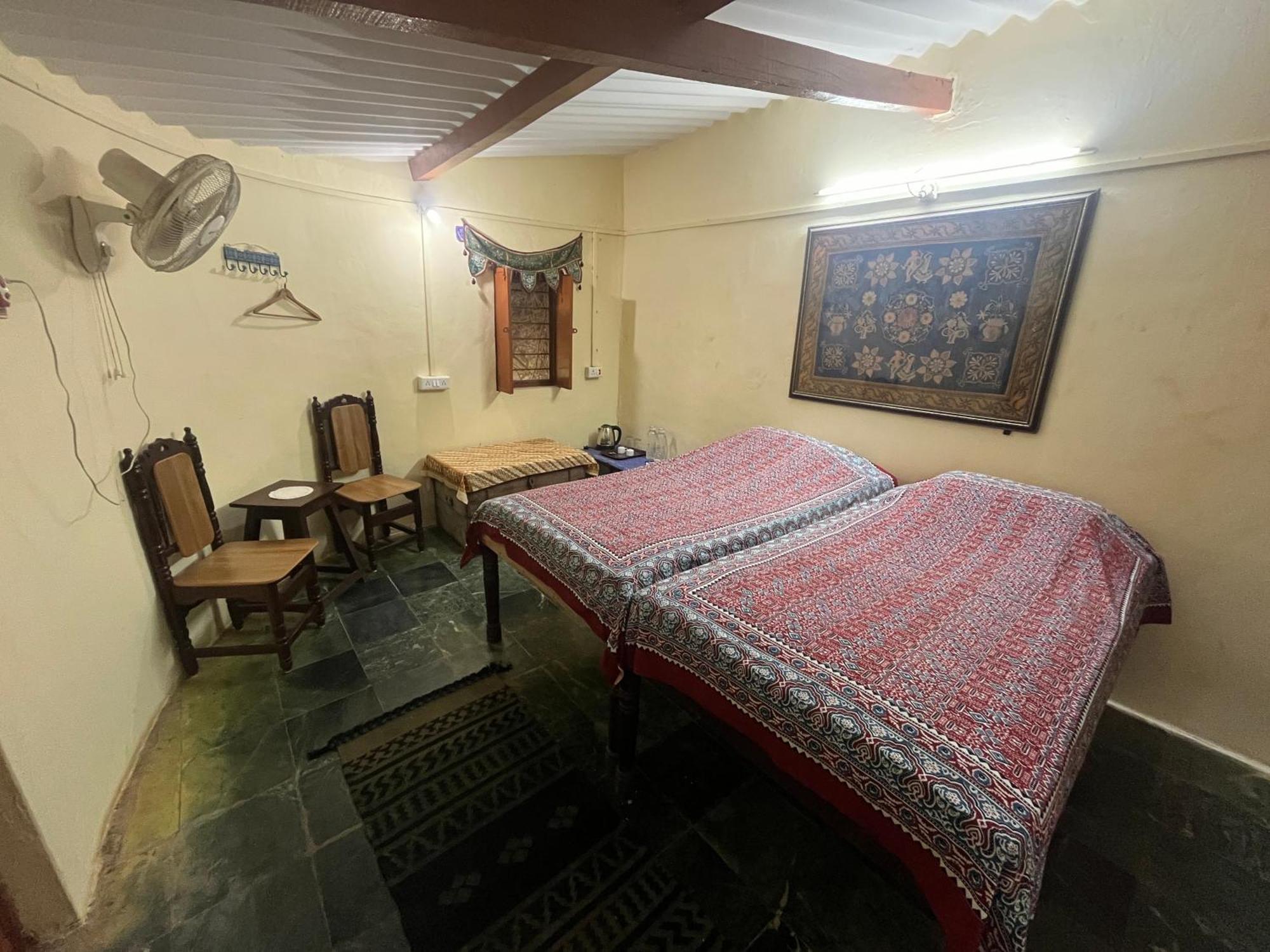 Sharad Baug Homestay Бхудж Экстерьер фото