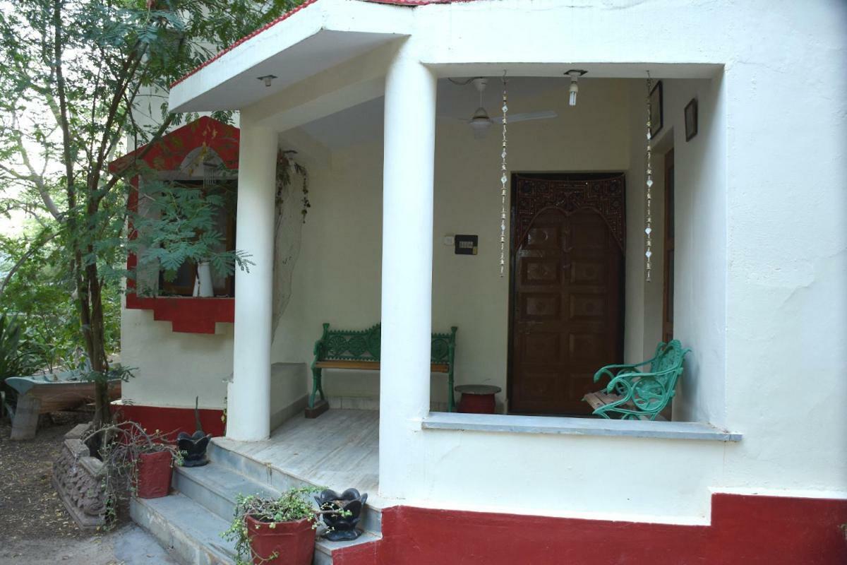 Sharad Baug Homestay Бхудж Экстерьер фото